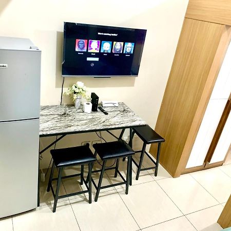 Kathys Crib At Shell Residences 마닐라 외부 사진