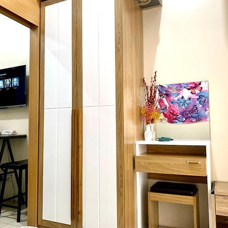 Kathys Crib At Shell Residences 마닐라 외부 사진