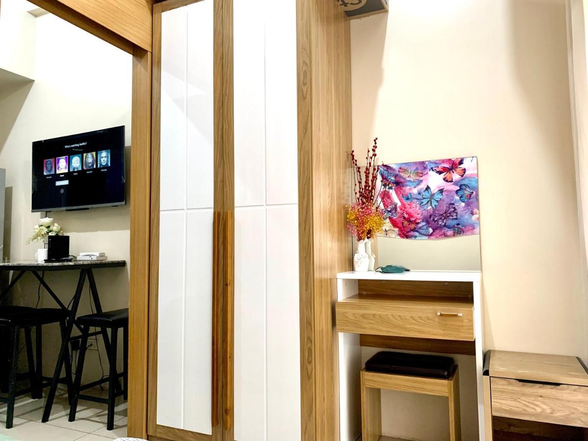 Kathys Crib At Shell Residences 마닐라 외부 사진